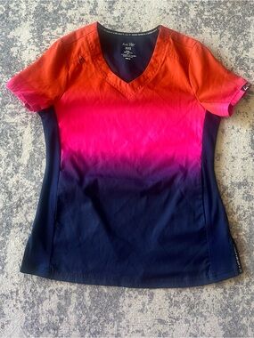 EUC koi Ombre V-Neck Scrub Top in Orange, Pink, Navy—XXS